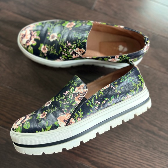 Halogen Shoes - Halogen Leather Platform Sneakers Black Floral Size 8.5
